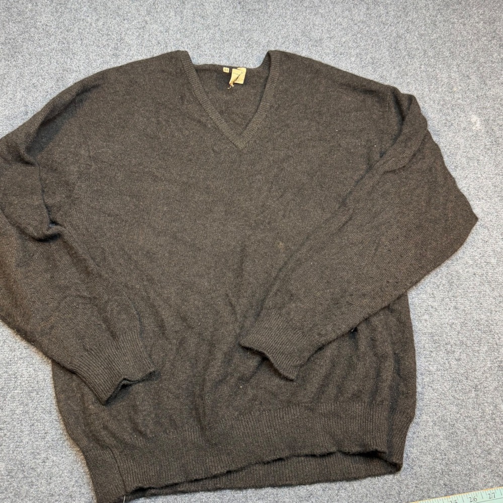 Vintage Pringle for Simpson Piccadilly Brown V-Neck Sweater Made in Scotland 44